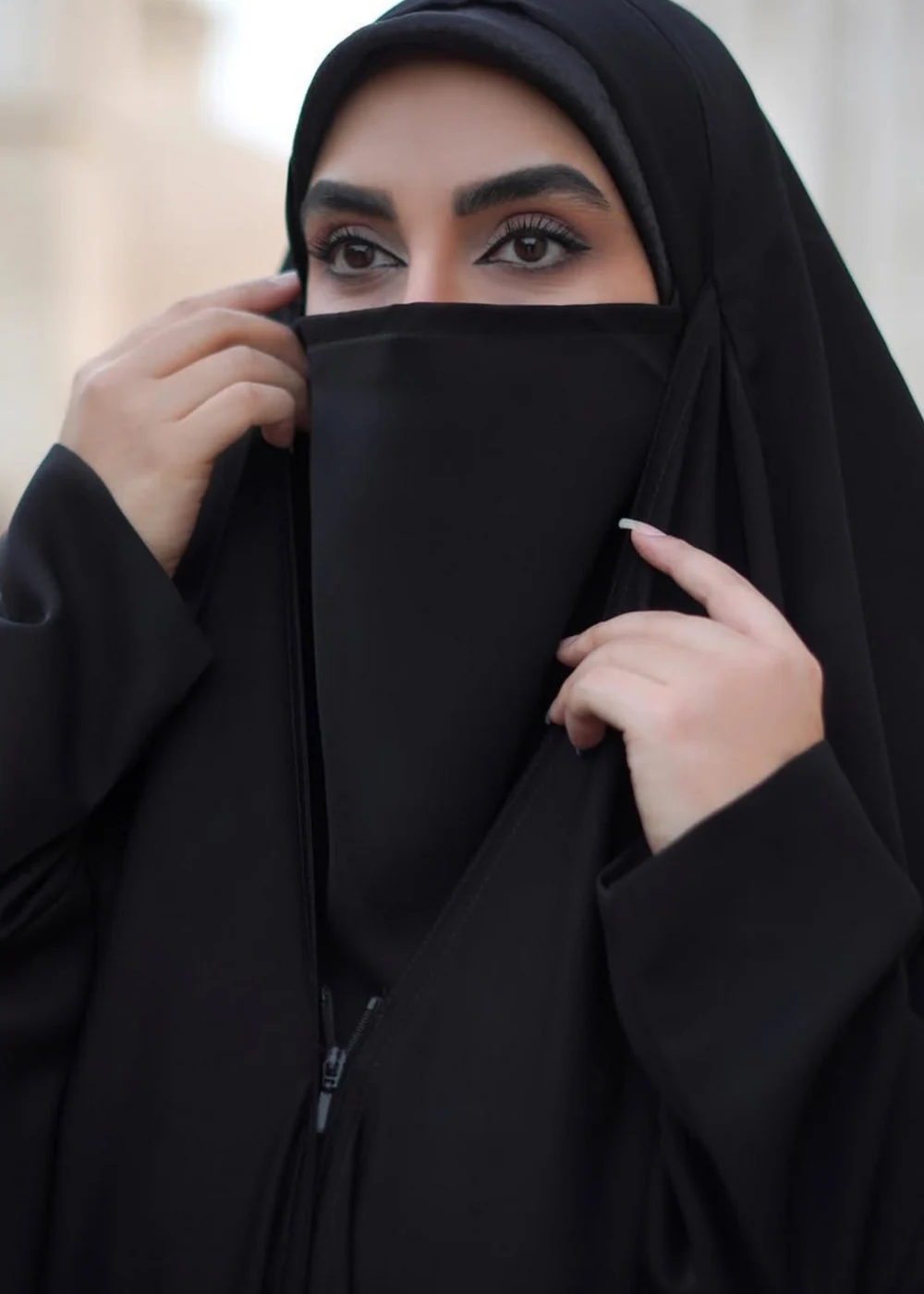Zipper Irani / Iraqi Chadar with Sleeves ( High Quality Improted Nida Fabric )