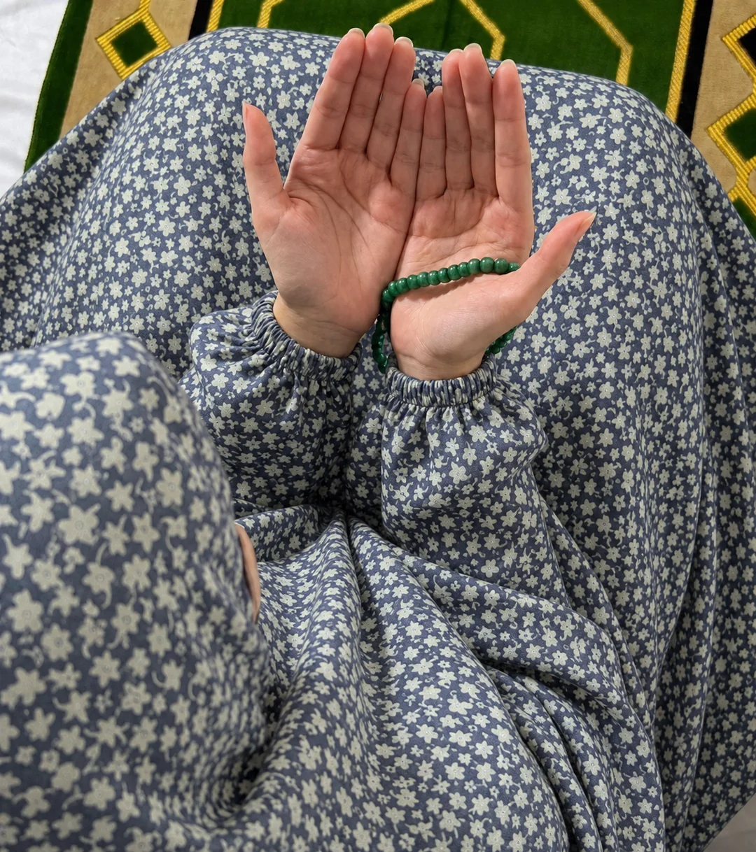 Printed Namaz Chadar with sleeves and Naqab- NC3342