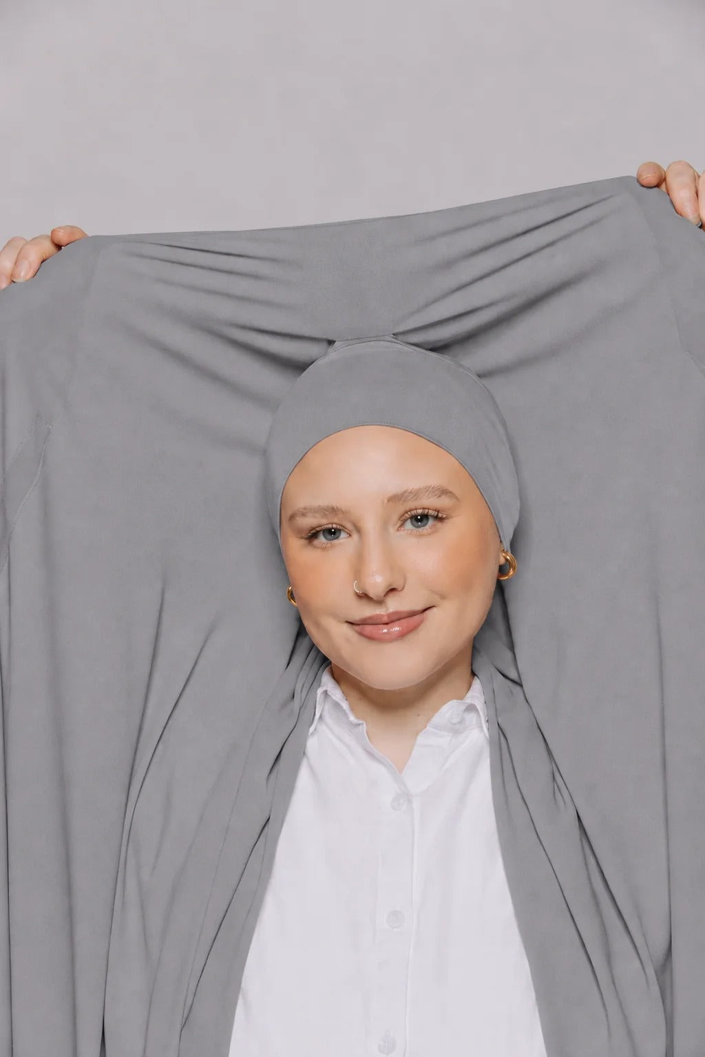 Built-in Magnet Hijab - Frosted Gray
