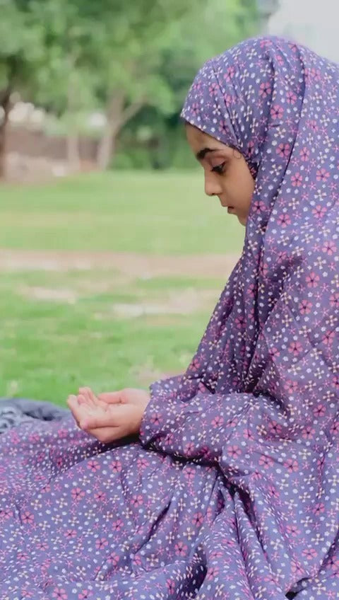 Kids Printed Namaz Chadar with sleeves( 4-7 Years)
